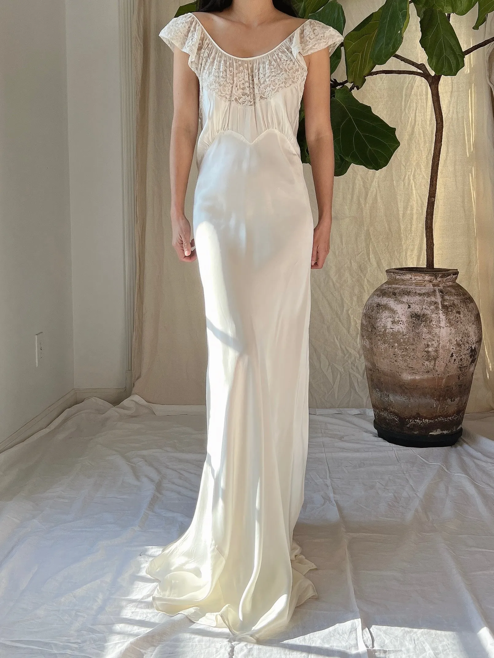 1930s Ivory Satin Dress - S