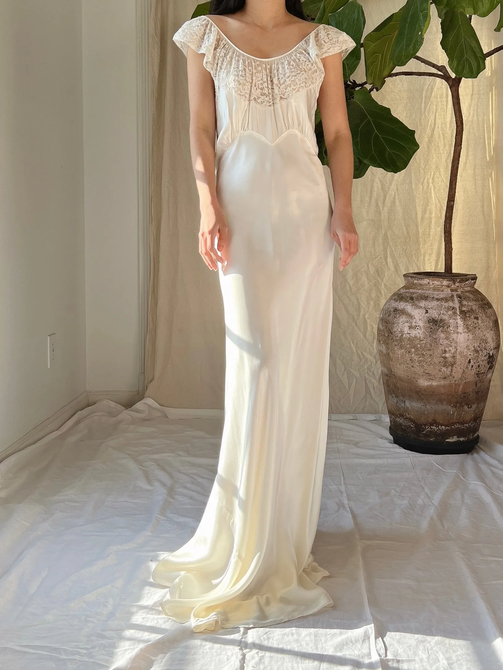 1930s Ivory Satin Dress - S