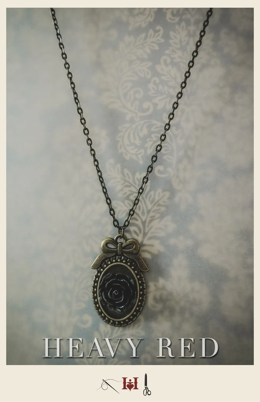 Alice In Wonderland Rose Cameo