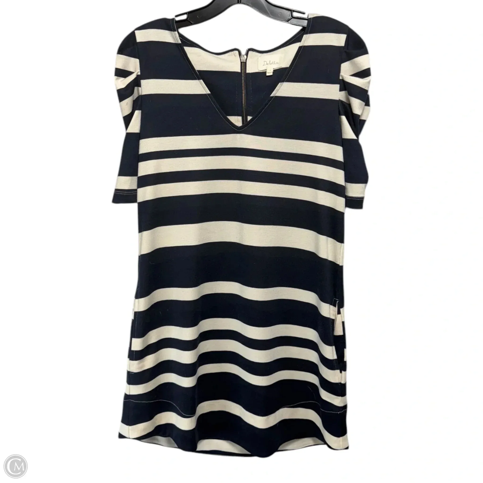 Dress Casual Short By Deletta In Striped Pattern, Size: M