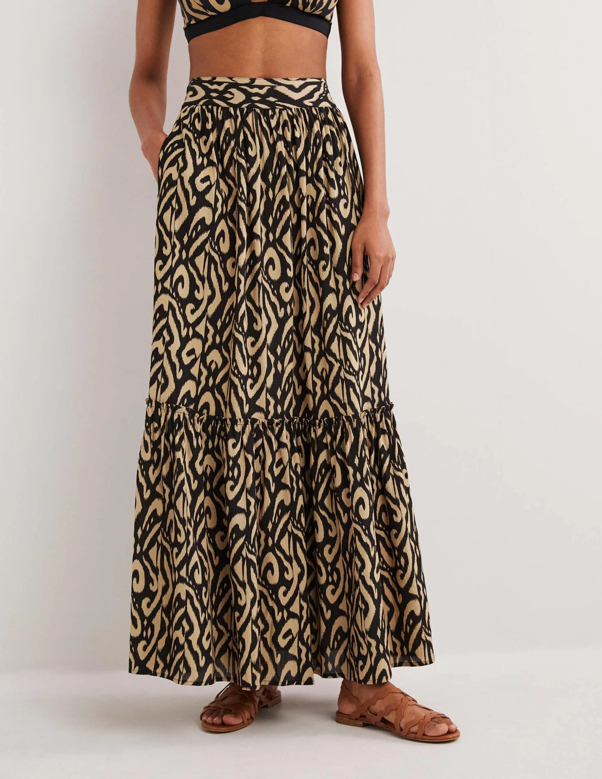 Grace Crinkle Maxi Skirt-Black. Ikat
