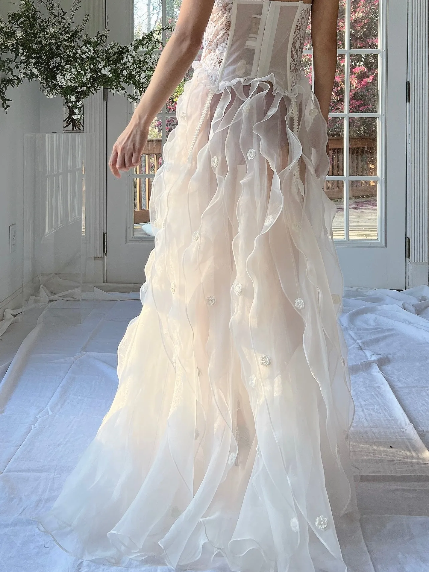 Y2K White Sheer Ruffle Skirt - M